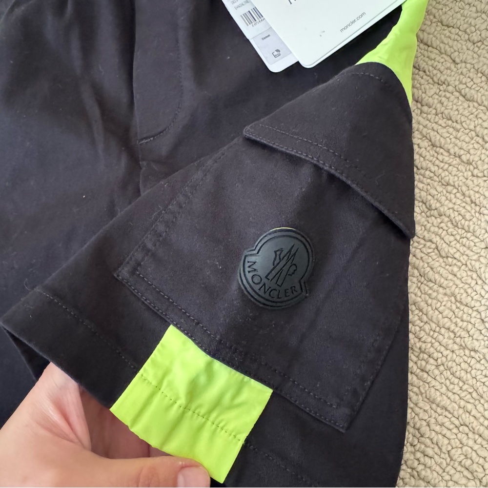 MONCLER junior boy's Bermuda shorts in black cotton Size 8A - Picture 3 of 5